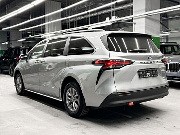 Toyota Sienna, 2021г., передний привод, автомат