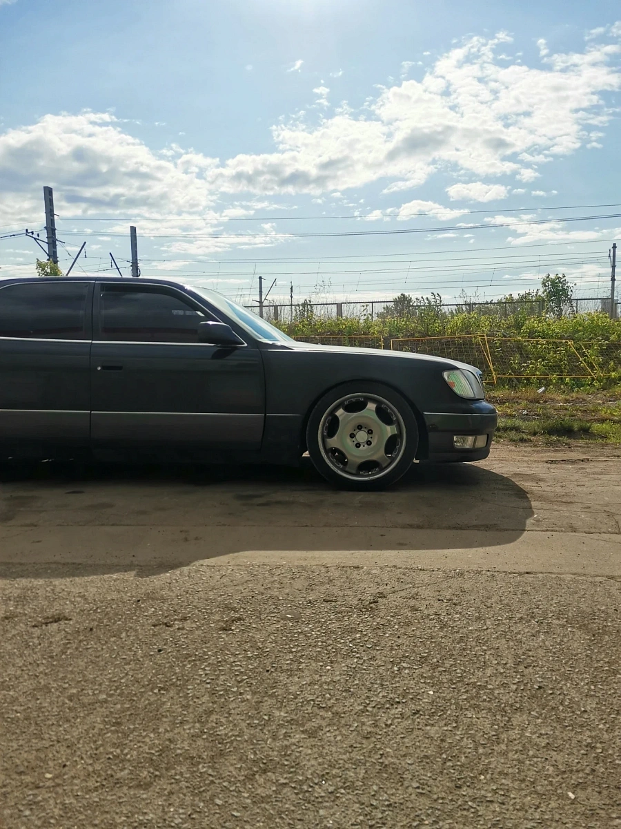 Lexus LS, 1994г., задний привод, автомат