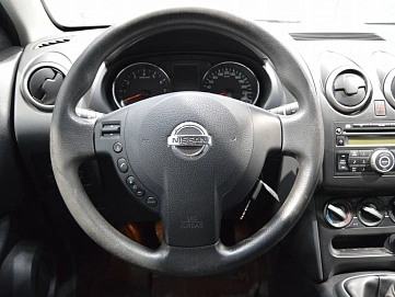 Nissan Qashqai, 2011г, передний привод, механика