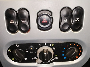 Renault Sandero, 2011г, передний привод, механика