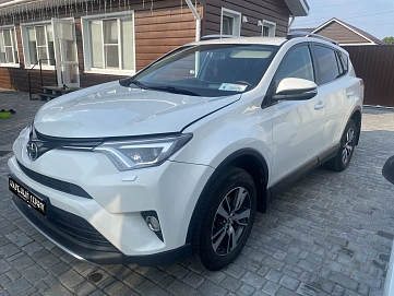 Toyota RAV4, 2018г, полный привод, вариатор