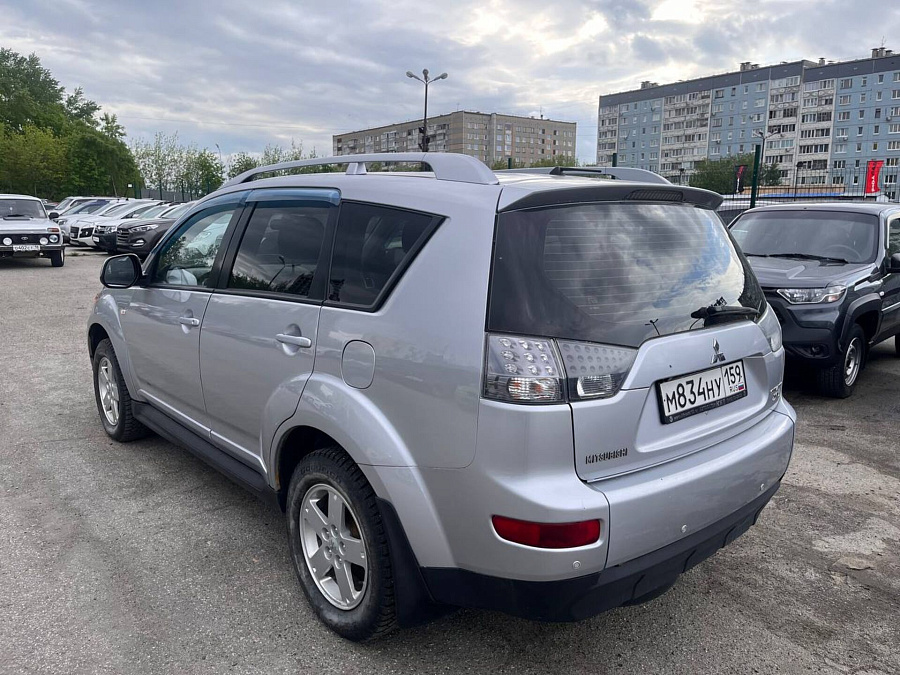 Mitsubishi Outlander, 2008г., передний привод, автомат