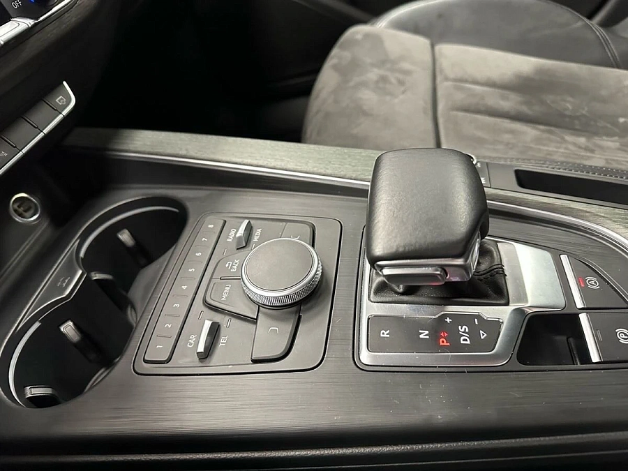 Audi A4, 2019г., передний привод, автомат