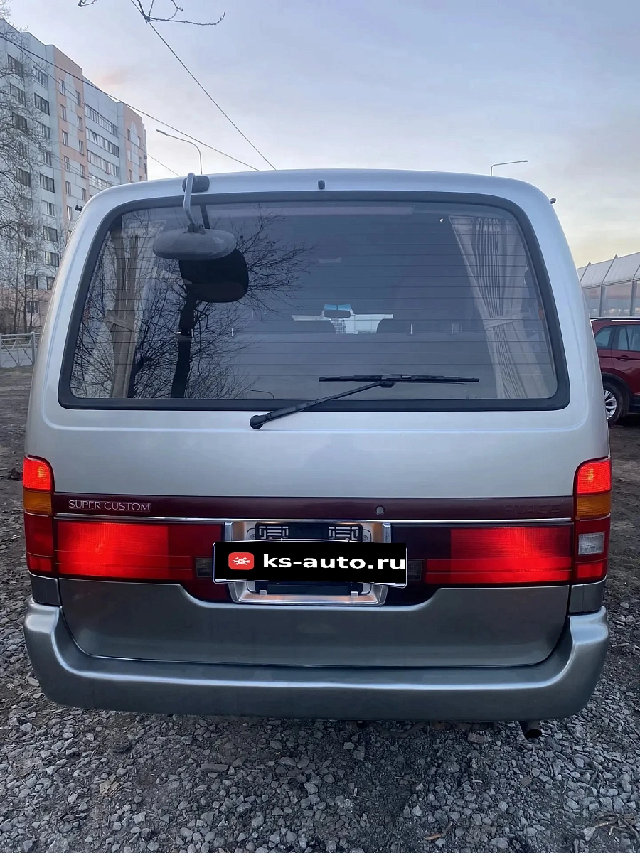 Toyota HiAce, 2004г., задний привод, механика
