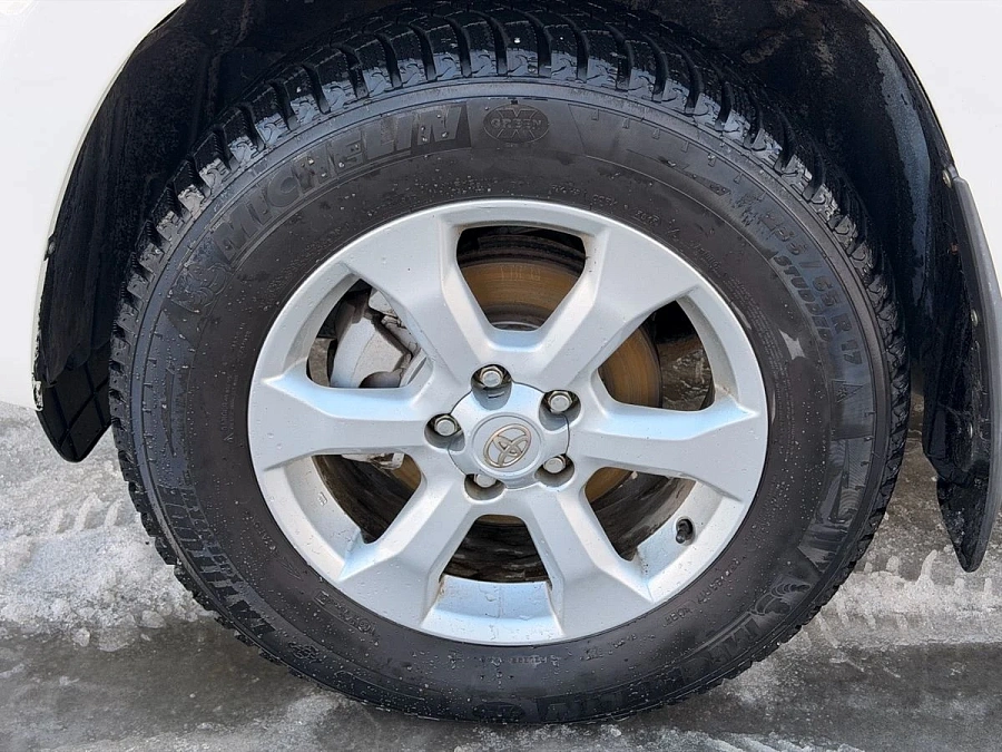 Toyota RAV4, 2011г., полный привод, вариатор