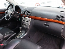 Toyota Avensis, 2006г, передний привод, автомат