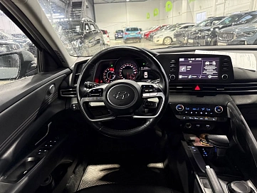 Hyundai Elantra, 2021г, передний привод, автомат