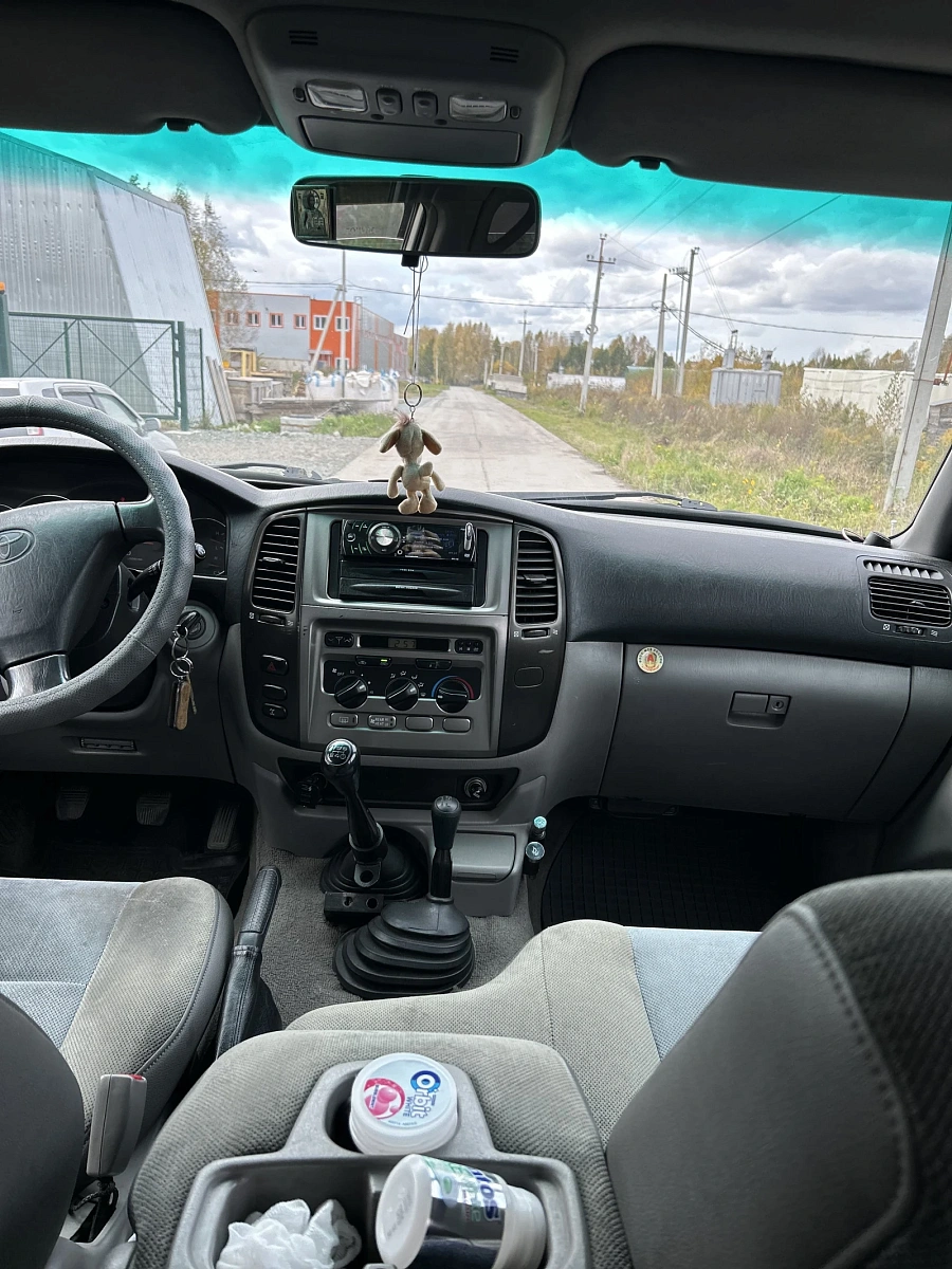 Toyota Land Cruiser, 2005г., полный привод, механика