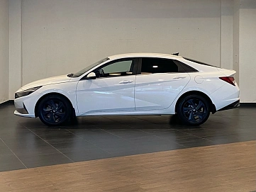 Hyundai Elantra, 2021г, передний привод, автомат