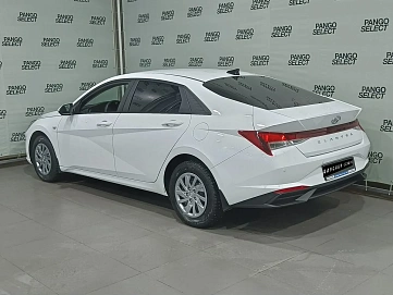 Hyundai Elantra, 2022г, передний привод, механика