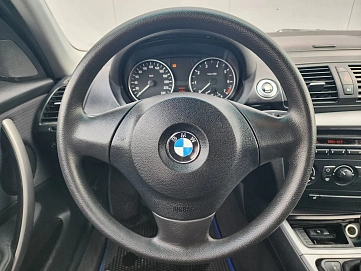 BMW 1 серии, 2010г, задний привод, автомат