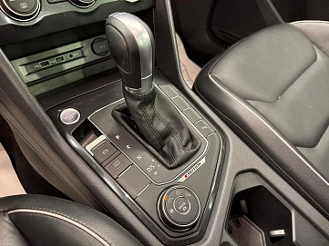 Volkswagen Tiguan, 2018г, полный привод, робот