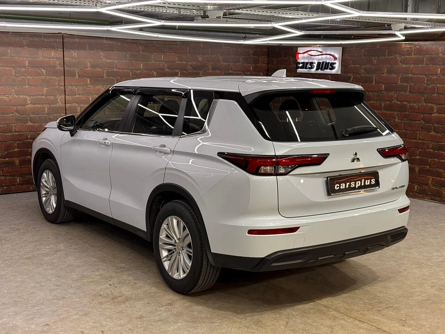 Mitsubishi Outlander, 2022г., полный привод, вариатор