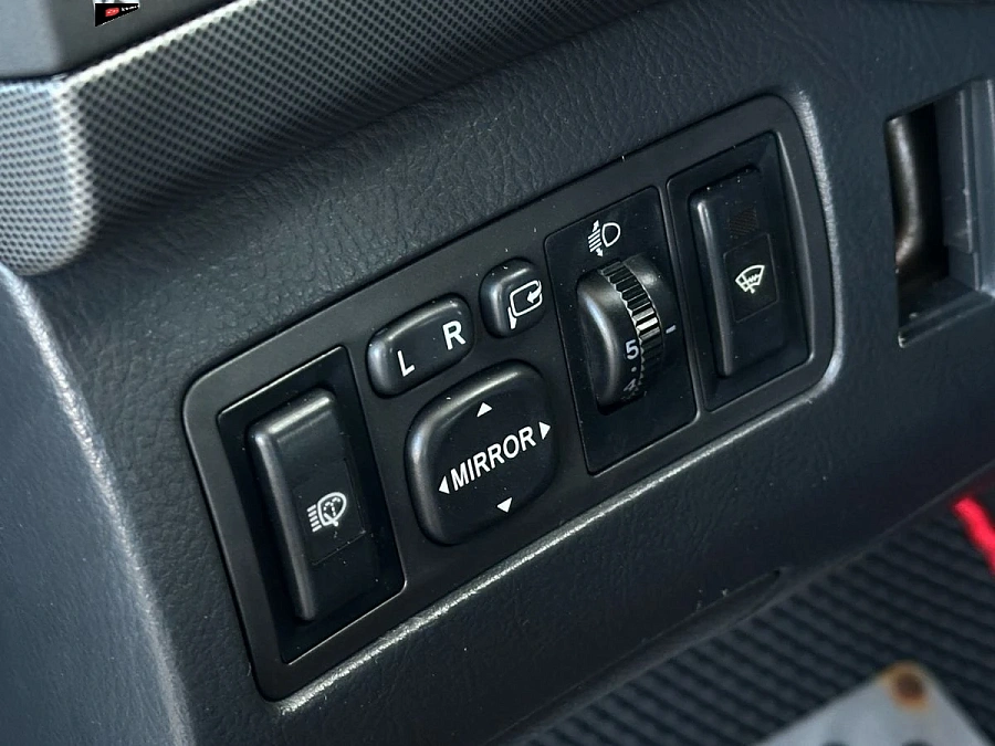 Toyota Avensis, 2003г., передний привод, автомат