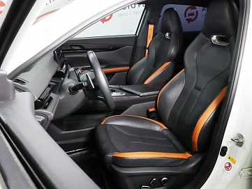 Changan UNI-V, 2023г, передний привод, робот