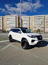 Toyota Fortuner, 2021г, полный привод, механика