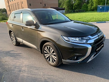 Mitsubishi Outlander, 2020г, передний привод, вариатор