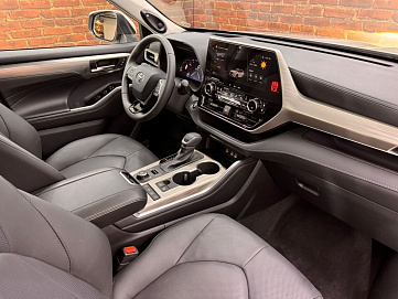 Toyota Highlander, 2025г, полный привод, автомат