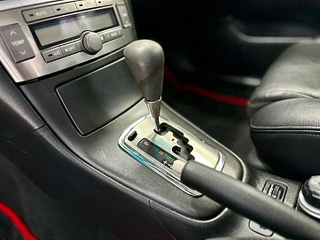 Toyota Avensis, 2004г, передний привод, автомат
