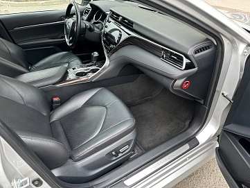 Toyota Camry, 2020г, передний привод, автомат