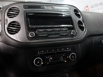 Volkswagen Tiguan, 2011г, полный привод, механика