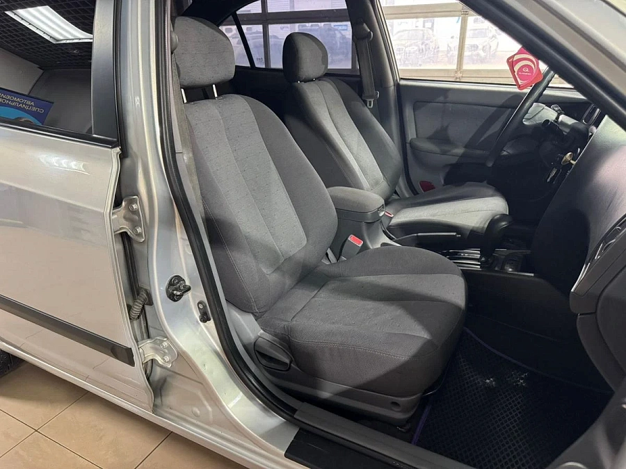 Hyundai Elantra, 2008г., передний привод, автомат