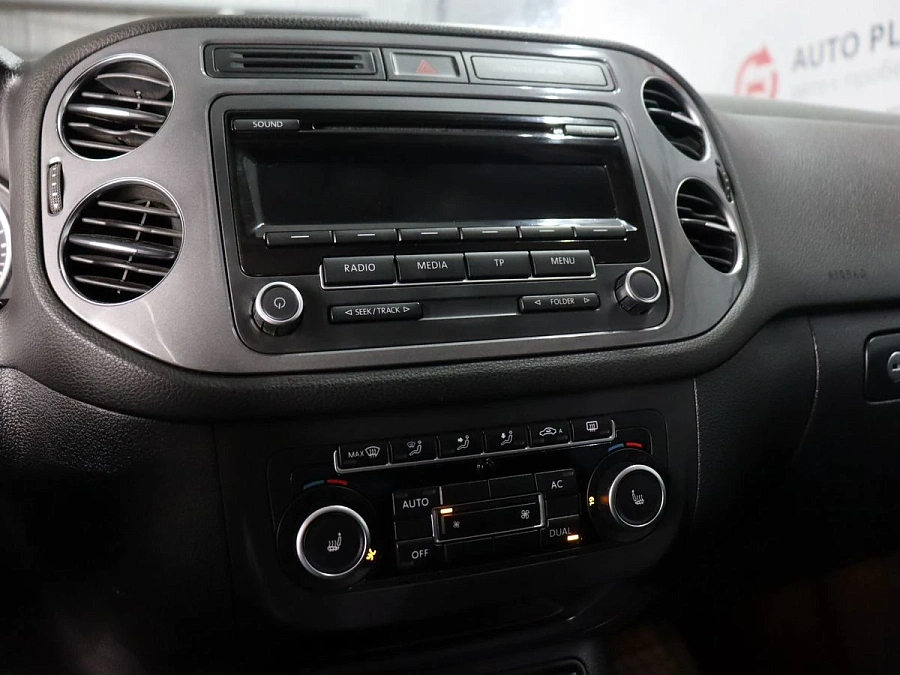Volkswagen Tiguan, 2011г., полный привод, механика