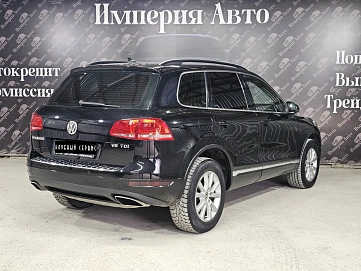Volkswagen Touareg, 2011г, полный привод, автомат