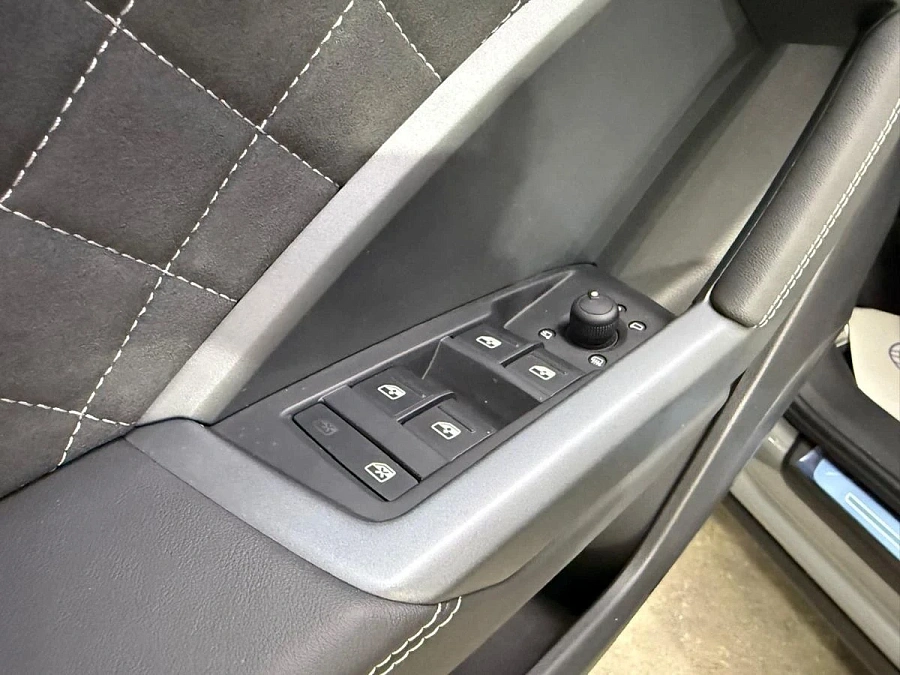 Audi Q3, 2025г., передний привод, робот