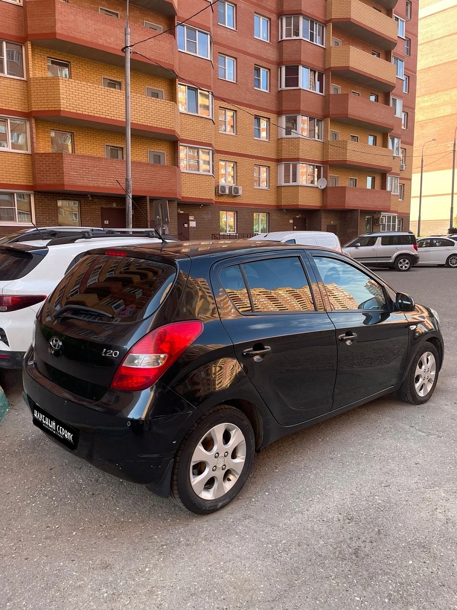 Hyundai i20, 2010г., передний привод, автомат