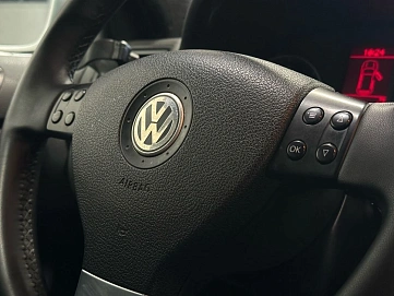 Volkswagen Golf, 2008г, передний привод, робот