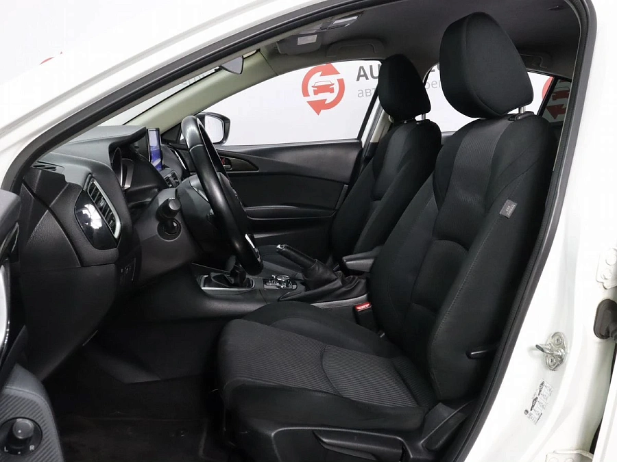 Mazda 3, 2014г., передний привод, механика
