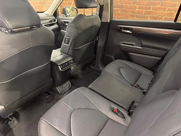 Toyota Highlander, 2025г, полный привод, автомат