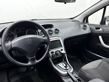 Peugeot 308, 2010г, передний привод, автомат
