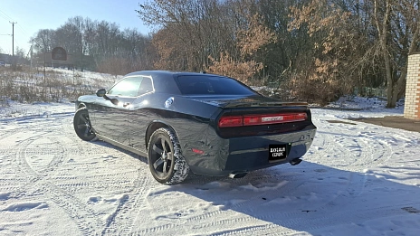 Dodge Challenger, 2011г, задний привод, автомат