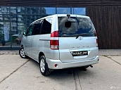 Toyota Noah, 2006г., полный привод, вариатор
