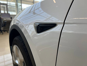 Tesla Model Y, 2021г, полный привод, автомат