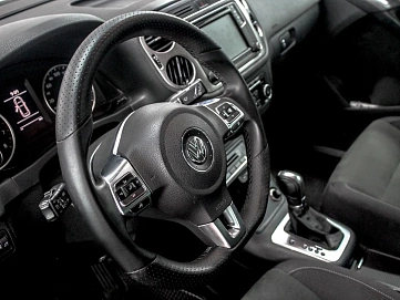 Volkswagen Tiguan, 2016г, передний привод, робот
