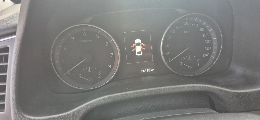 Hyundai Elantra, 2016г., передний привод, автомат