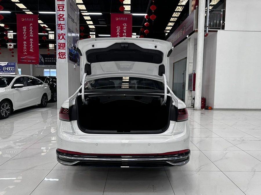 Volkswagen Jetta, 2022г., передний привод, автомат