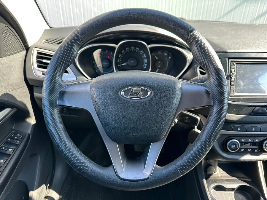 Lada (ВАЗ) Vesta, 2015г., передний привод, механика