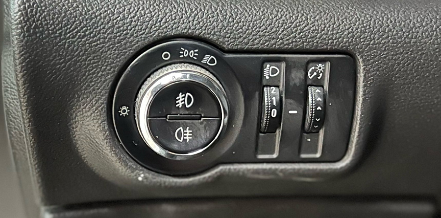Opel Astra, 2011г., передний привод, автомат