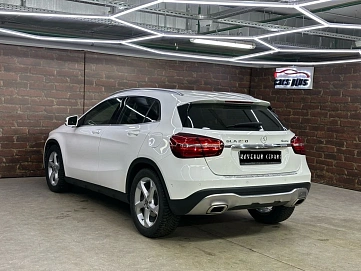 Mercedes-Benz , 2019г., полный привод, робот