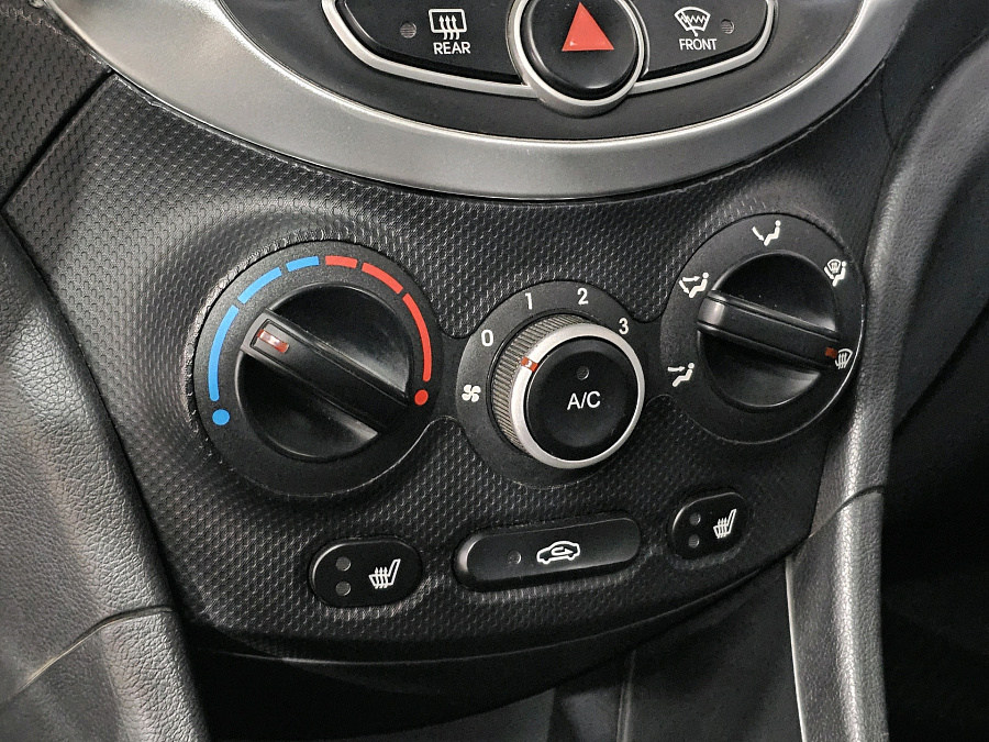 Hyundai Solaris, 2011г., передний привод, механика