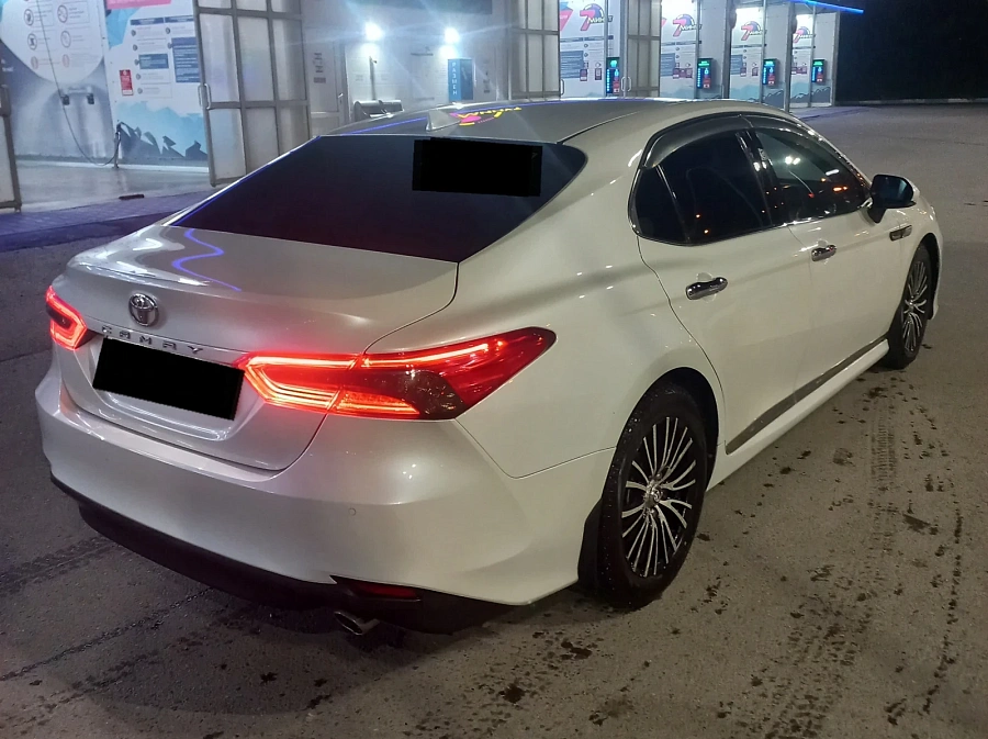 Toyota Camry, 2018г., передний привод, автомат