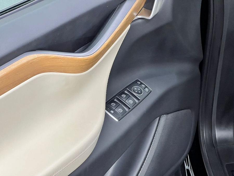 Tesla Model X, 2020г., полный привод, автомат