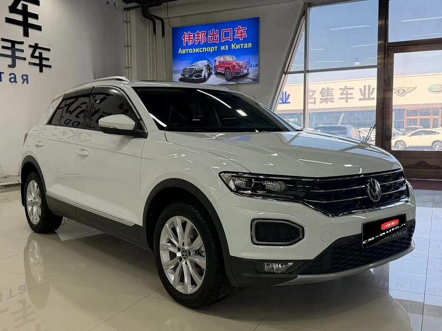 Volkswagen T-Roc, 2023г., передний привод, робот
