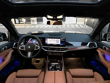 BMW X7, 2025г, полный привод, автомат