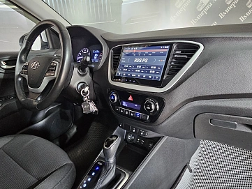 Hyundai Solaris, 2017г, передний привод, автомат