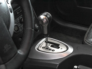 Nissan Qashqai, 2008г, передний привод, вариатор